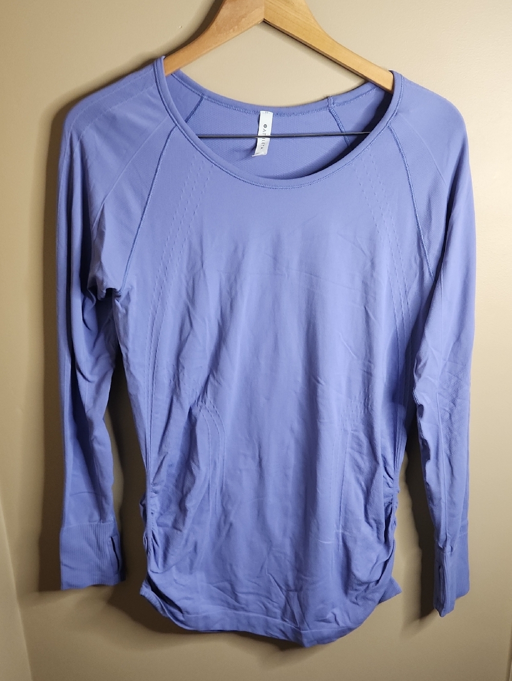 Athleta Speedlight Seamless Top in Periwinkle. Size L. #150992
